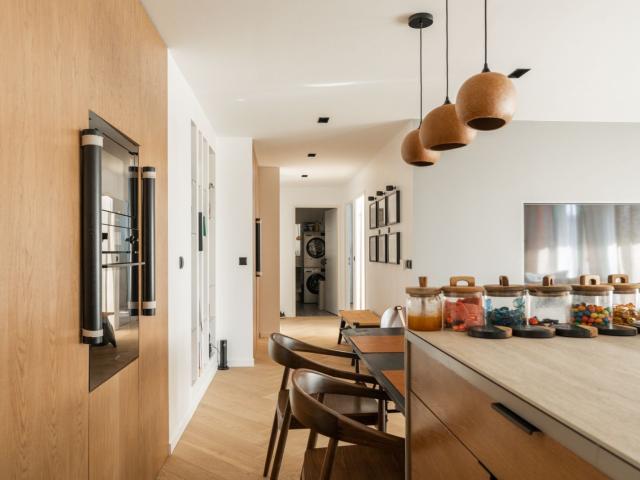 Appartement haut standing décoré par architecte – Élégance et confort à deux pas de La Défense