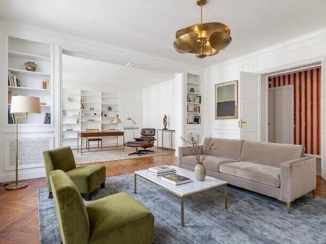 Appartement Haussmannien classique à Duroc / Sevres Lecourbe. 164m² Paris 4ème