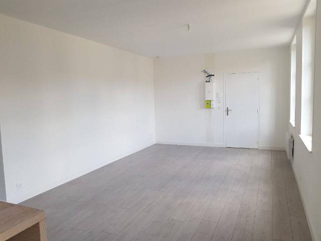 Appartement Hénonville 3 pièces parking privée