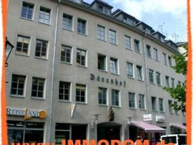 Appartement in Zwickau mit BALKON, EINBAUKÜCHE und Personenaufzug im Dachgeschoss zu vermieten!