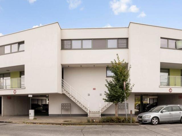 Appartement in goede staat met overdekte autostaanplaats