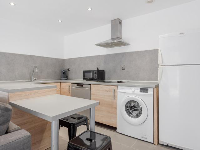 Appartement La Ciotat 2 pièce s 31.46 m2 terrasse 60 m² Fon. 31m² La Ciotat