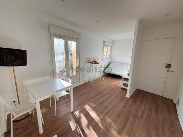 Appartement, La Fourche Guy Môquet, Paris