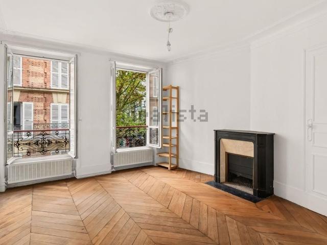 Appartement, La Fourche Guy Môquet, Paris
