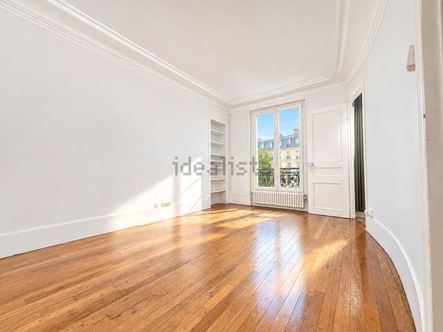 Appartement, La Fourche Guy Môquet, Paris