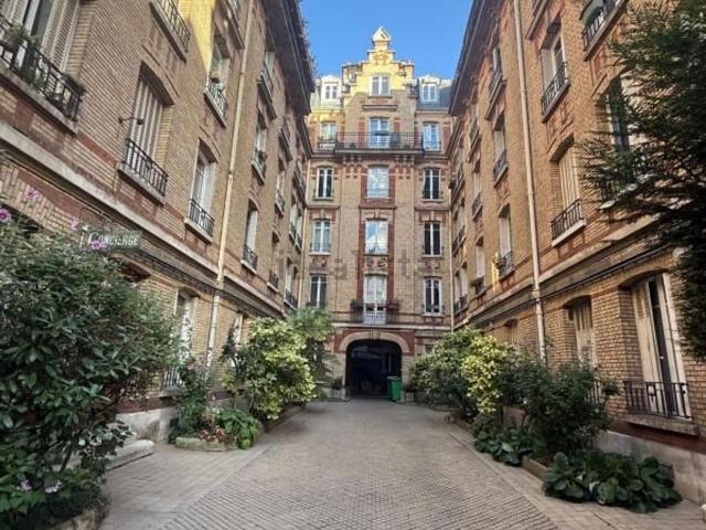 Appartement, La Fourche Guy Môquet, Paris