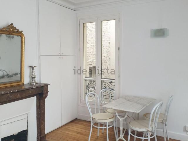 Appartement, La Fourche Guy Môquet, Paris