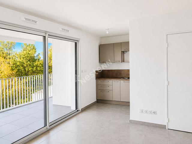 Appartement La Garde 1 pièce s 27.78 m2