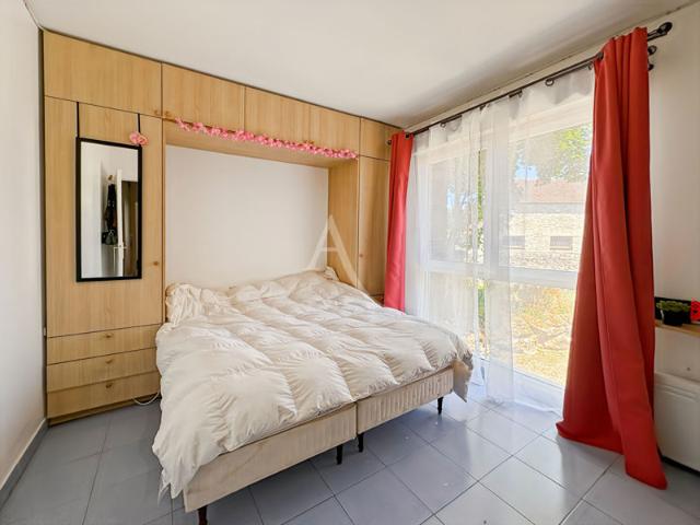 Appartement Lardy avec balcon, cave et parking en sous sol