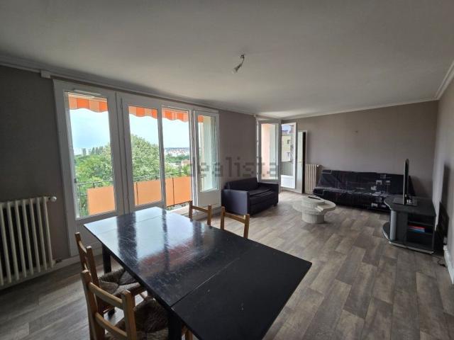 Appartement, Laval