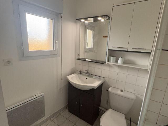 APPARTEMENT LAVAL 1 pièce s 23 m2