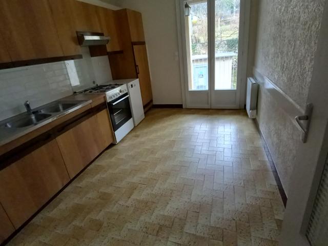 Appartement Le Cheylard 5 pièce s 79 m2