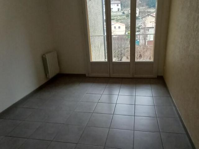 Appartement Le Cheylard 5 pièce s 79 m2