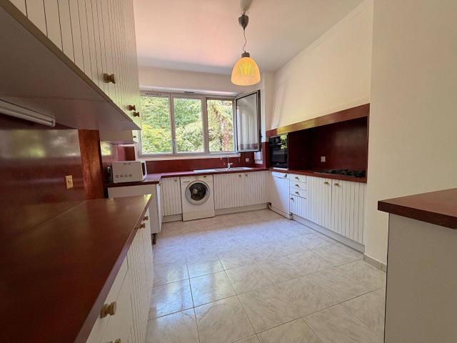 Appartement LE MESNIL LE ROI 5 pièce s 122 m2 /GRILLE ROYA