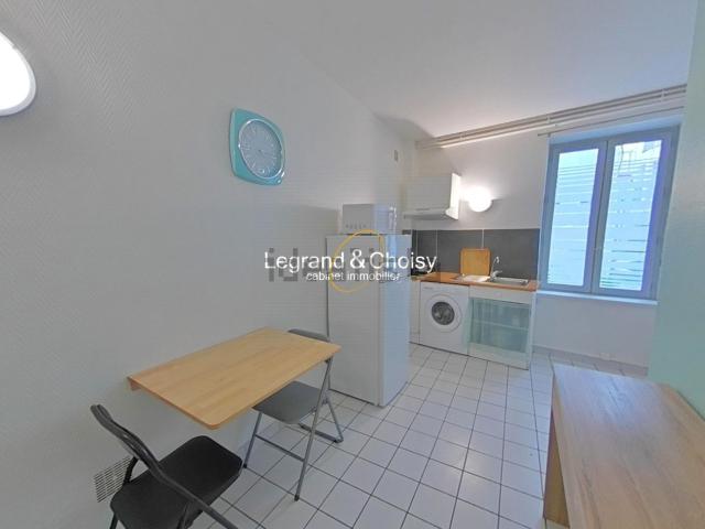 Appartement, Le Passage