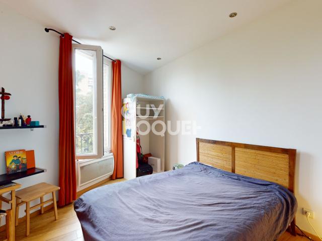 Appartement Les Lilas 1 pièce DERNIER ETAGE PROCHE PISCINE