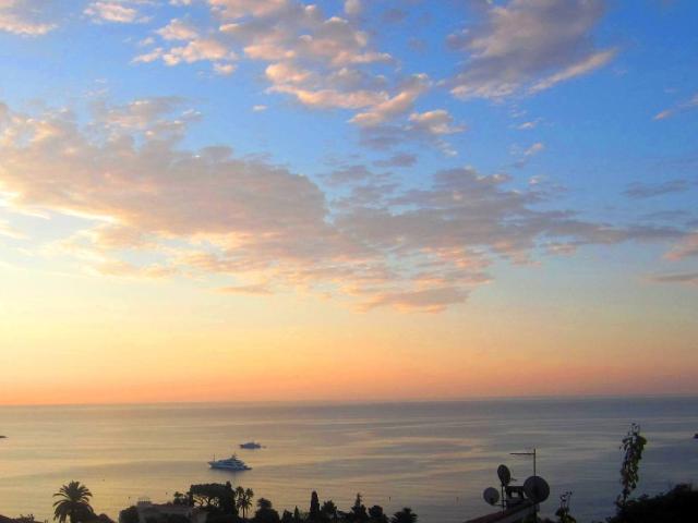 Appartement limitrophe palages Golf Bleu et proche de Monaco Roquebrune Cap Martin, France