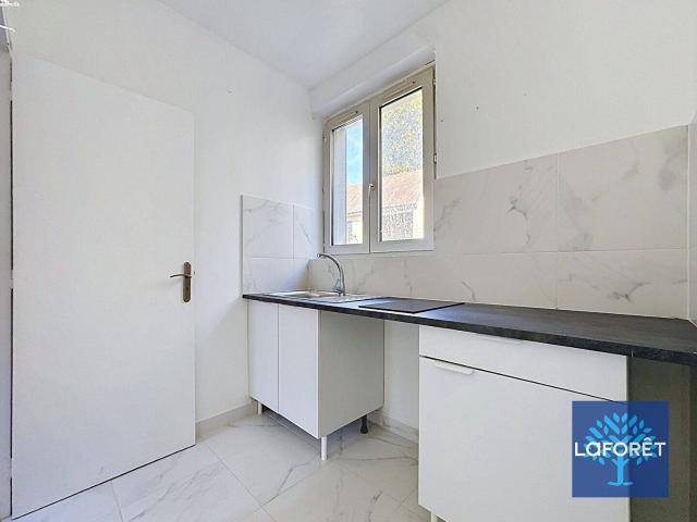 Appartement Longjumeau 1 pièce s 16.95 m2