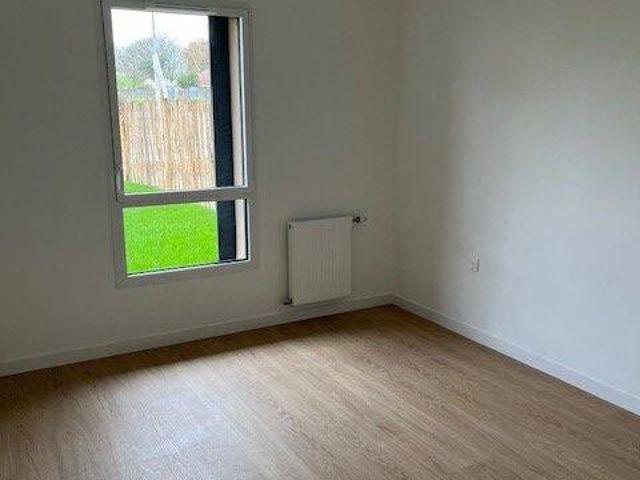 Appartement location 4 pièces 83.360 m²