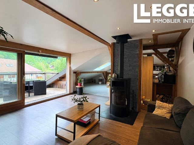Appartement loft spacieux de 1/2 chambres au bord de la rivière, à 5 minutes du lac d’Annecy