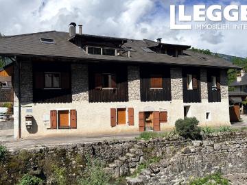 Appartement loft spacieux de 1/2 chambres au bord de la rivière, à 5 minutes du lac d’Annecy