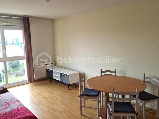 APPARTEMENT LOUE