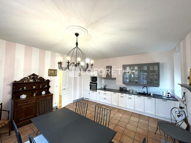 Appartement Louhans 5 pièce s 142.30 m2 142m² Louhans