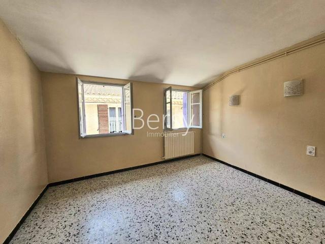 APPARTEMENT LUMINEUX 2 PIECES DERNIER ETAGE