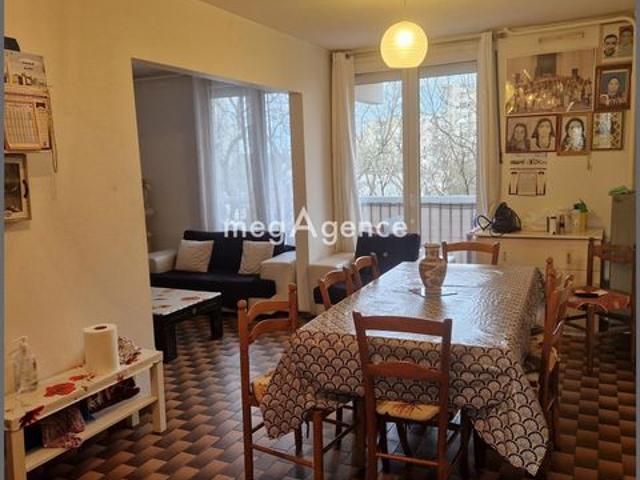 APPARTEMENT LUMINEUX TYPE 4 VAULX EN VELIN