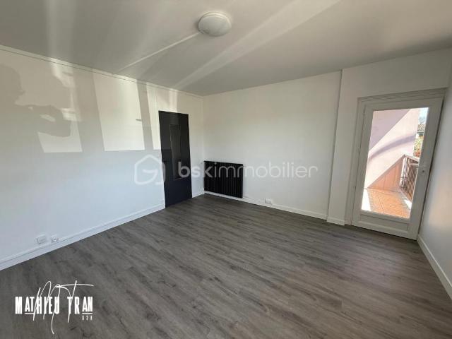 Appartement lumineux à proximité urbaine, idéal pour famille !
