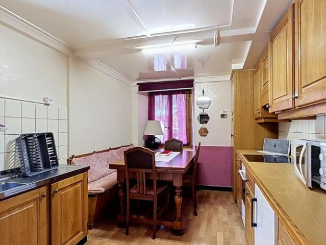 Appartement lumineux au calme, partiellement meublé
