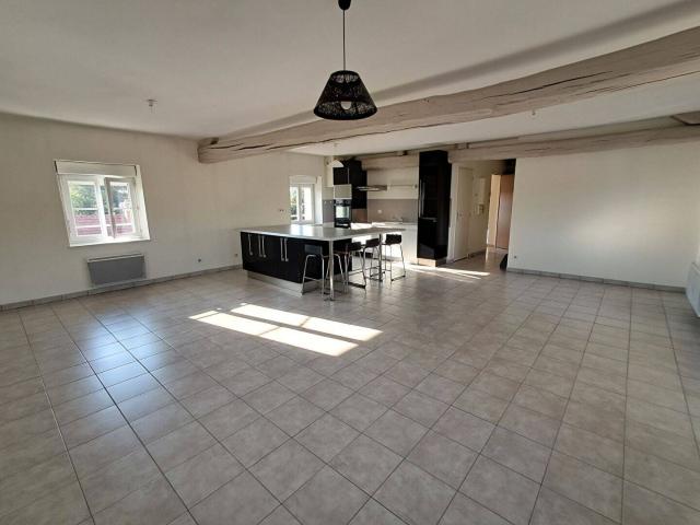 Appartement lumineux au dernier étage avec garage