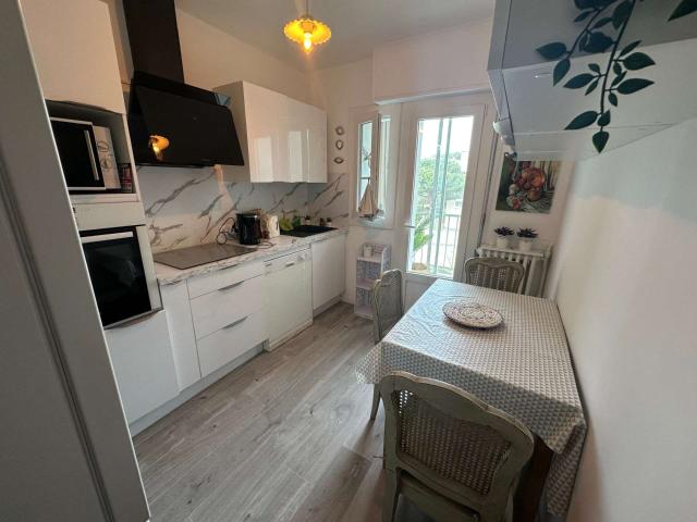 Appartement lumineux avec balcon 370 000 €