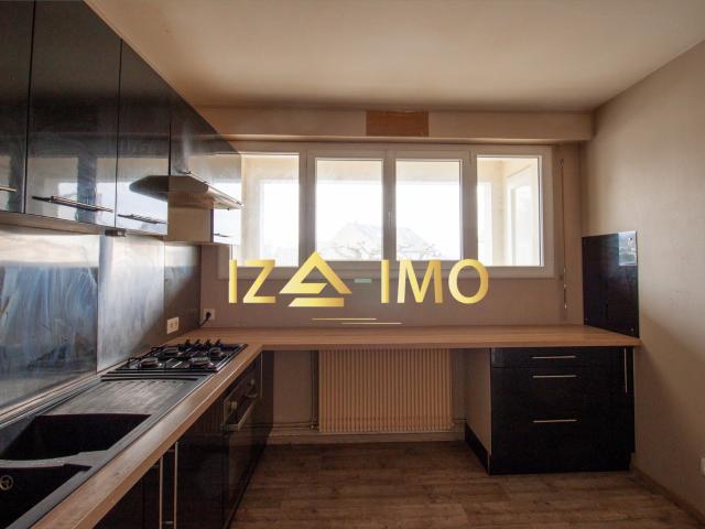 Appartement lumineux avec balcon à deux pas du centre ville de Guéret
