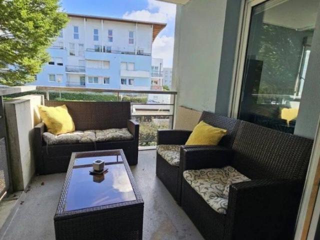 Appartement lumineux avec balcon et terrasse à louer à Nantes