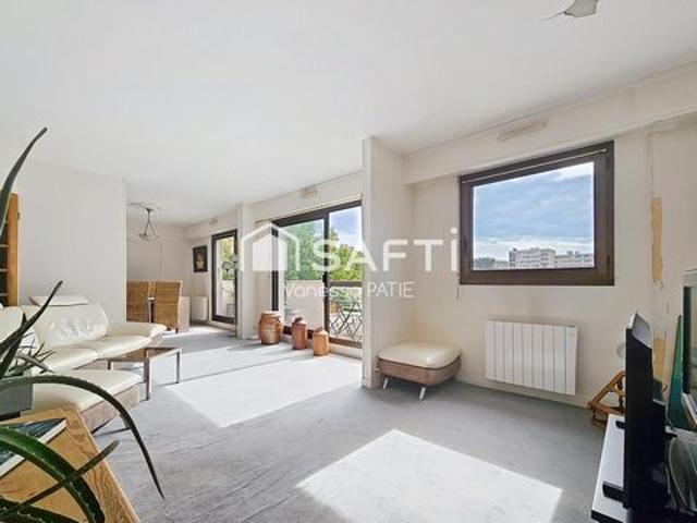 Dernier étage: appartement lumineux avec balcon orienté sud