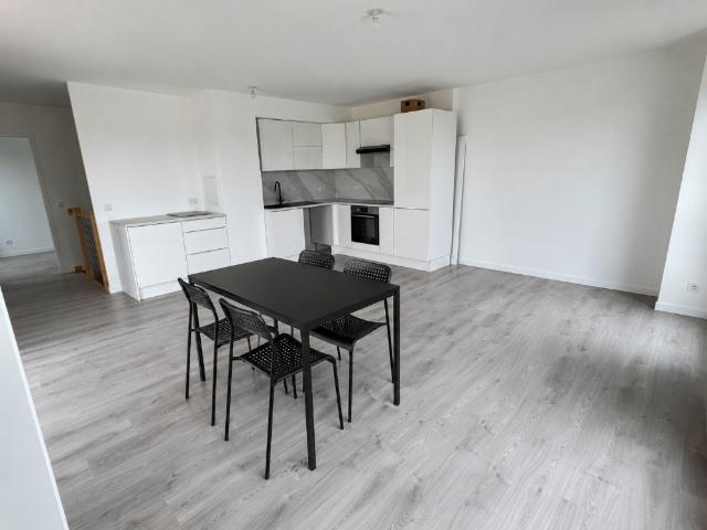 Appartement lumineux avec garage, balcon et terrasse à Arge