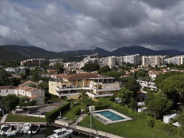 Appartement Lumineux Avec Grande Terrasse, Garage Et Espace. 63m² Mandelieu la Napoule