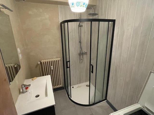 Appartement lumineux avec jardin à La Chaux, 3 pièces, 60m², situé au 1er étage
