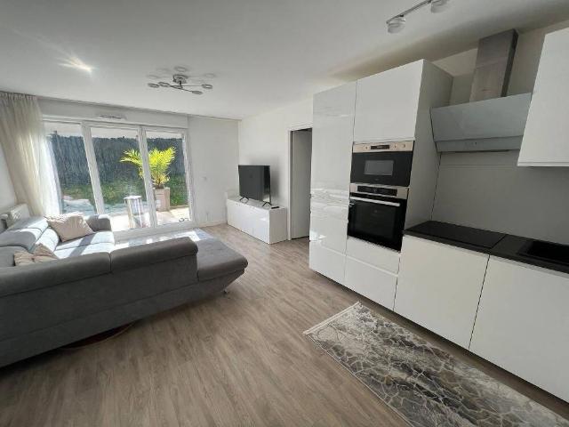 Appartement lumineux avec jardin et terrasse à Bondy