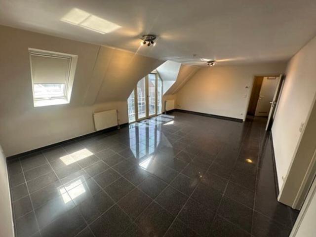 Appartement lumineux avec parking au cœur de Mons