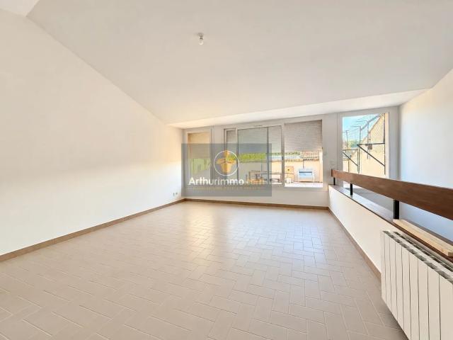 Appartement lumineux avec terrasse à Apt, 2 chambres