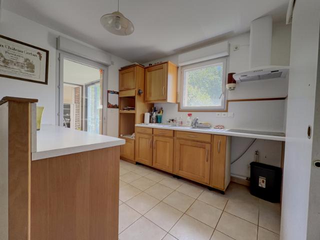Appartement lumineux avec terrasse véranda dans résidence de
