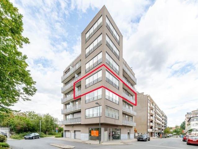 Appartement lumineux avec 3 chambres, parking et cave