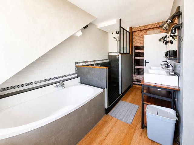 Appartement lumineux Besançon 7 pièces 121.92 m2
