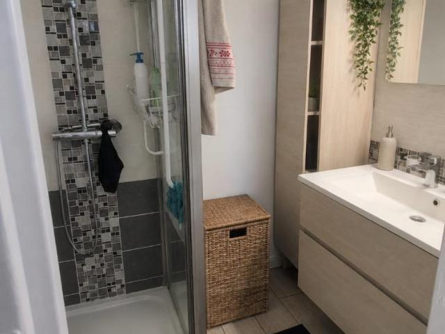 Appartement lumineux de 4 pièces avec vue panoramique au 9ème étage à Épinay sous Sénart