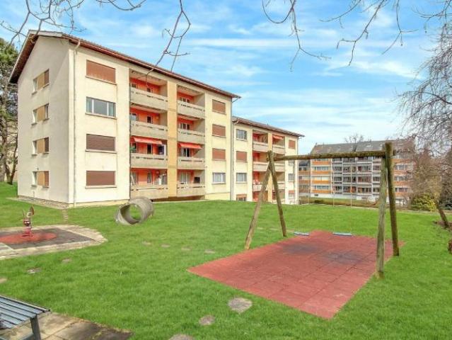 Appartement lumineux de 4.5 pièces avec balcon ensoleillé à Guin