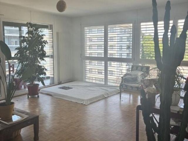 Appartement lumineux de 5 pièces situé Rue Daubin 22, 1203 Genève