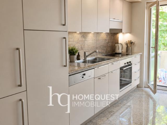 Appartement lumineux de 72 m² avec balcon plein sud, garage box et potentiel de transformation en 3 pièces, dans un environnement résidentiel recherché à Pully