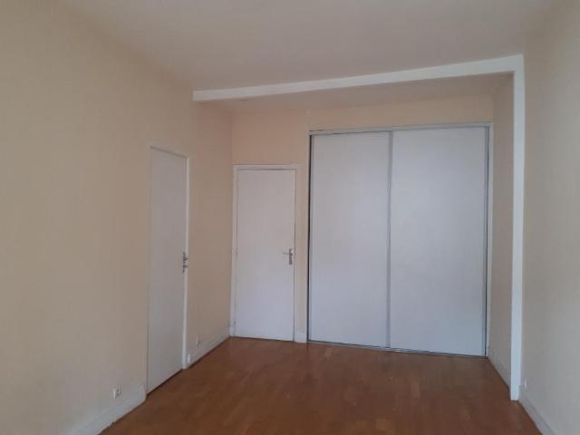 Appartement lumineux de 2 pièces à Saint Maur des Fossés, avec ascenseur